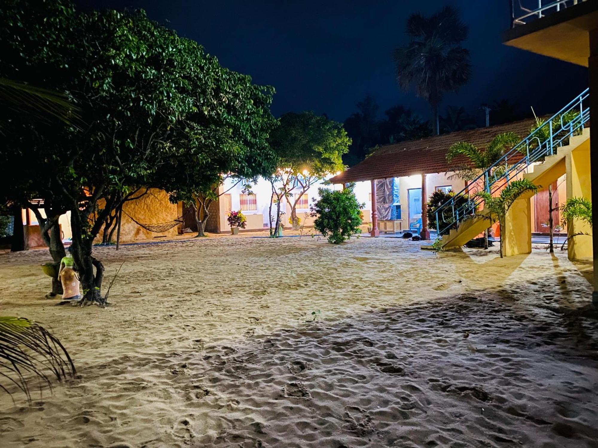 Dolphin Village Alankuda Exterior photo